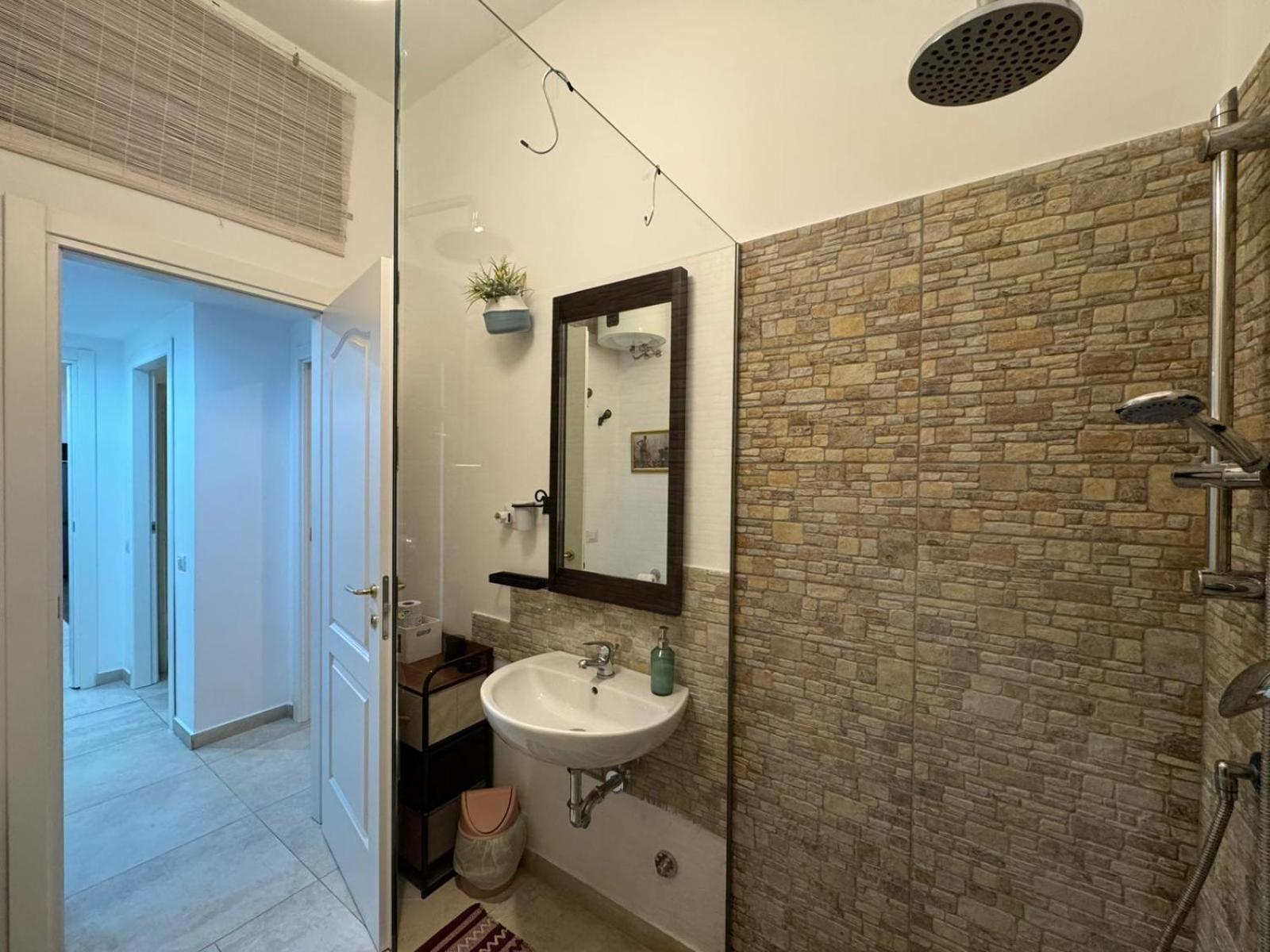 Warm Hideaway In Vibrant Tuscolano * Rome